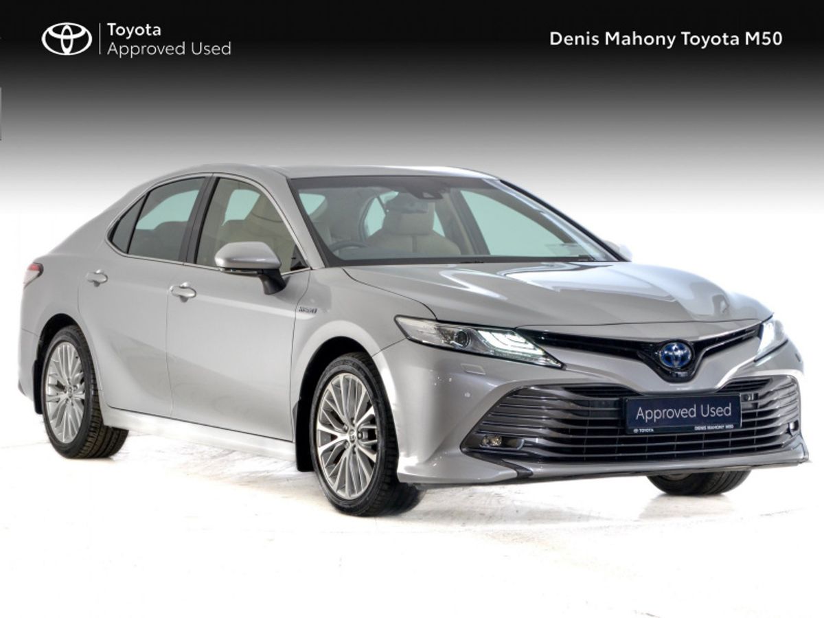 Toyota Camry Platinum Hybrid Auto