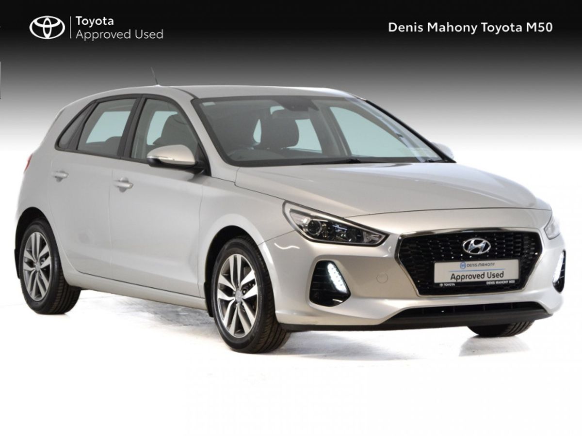 HYUNDAI i30 Deluxe 5 door Manual Petrol