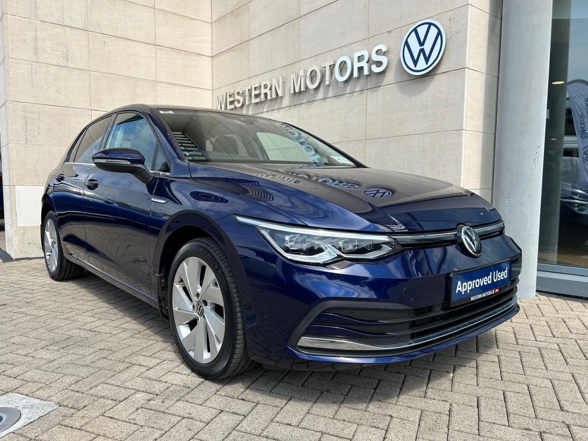 Volkswagen Golf Super Example & Class Colur,Style Spec 1.5 TSi 130 Bhp,IQ LED Lights,Rear Camera,Sat Nav,Privacy Glass,Heated Seats,App Connect,Keyless Entry + much more