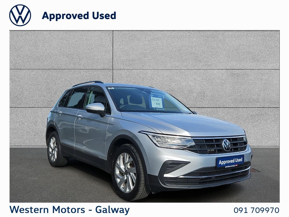 Volkswagen Tiguan Tiguan 2.0 TDI 122HP Life Manual finished in a stunning Reflex Silver Metallic