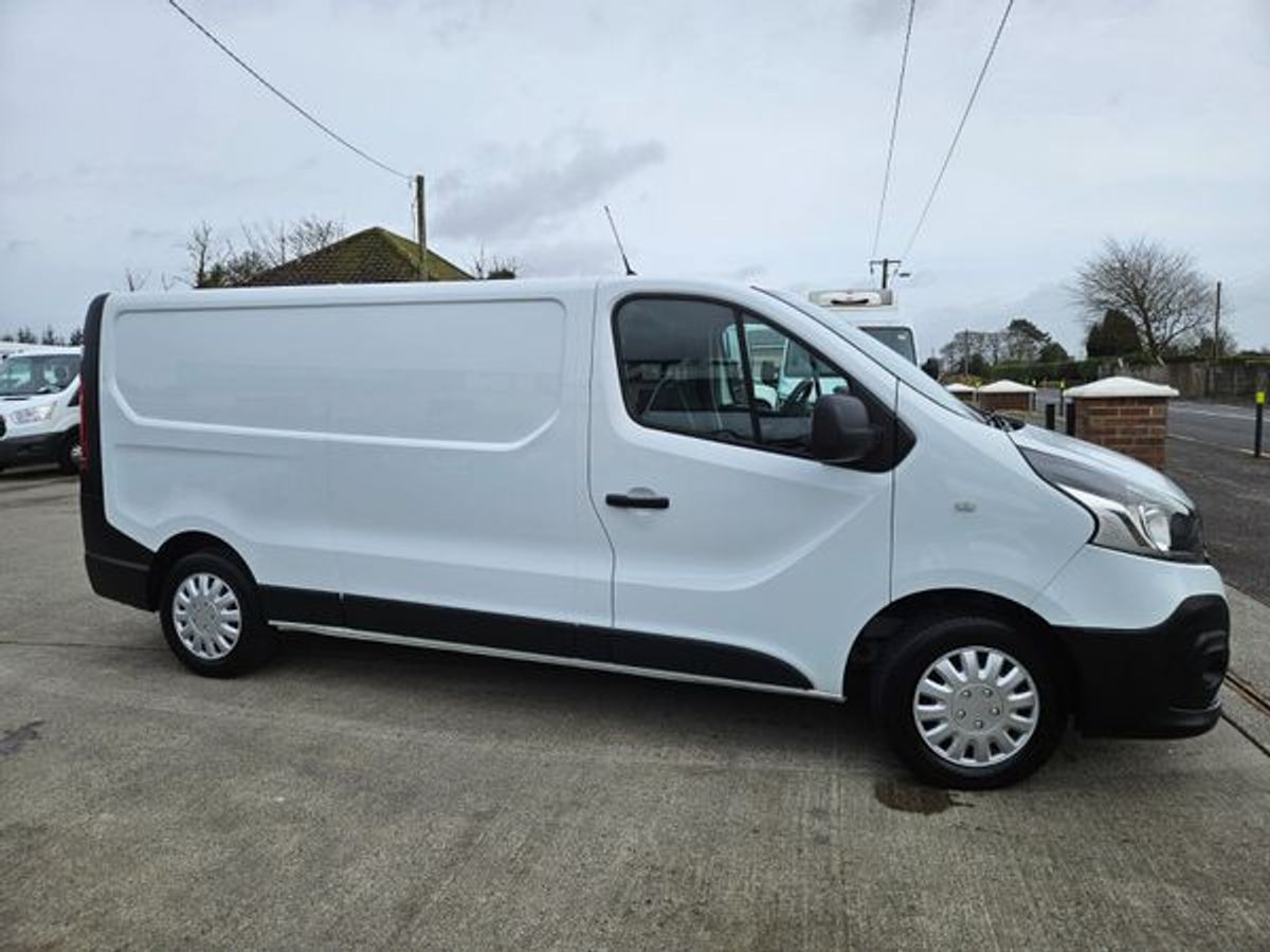Used Renault Trafic 2018 in Longford