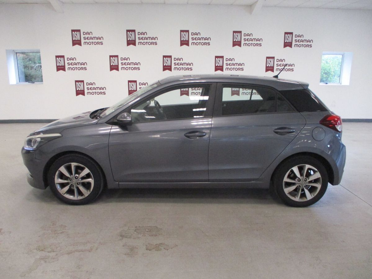 Used Hyundai i20 2016 in Cork