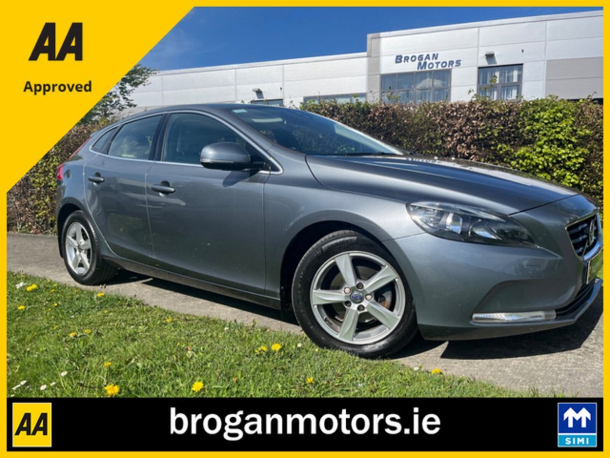 Used Volvo V40 2015 in Dublin
