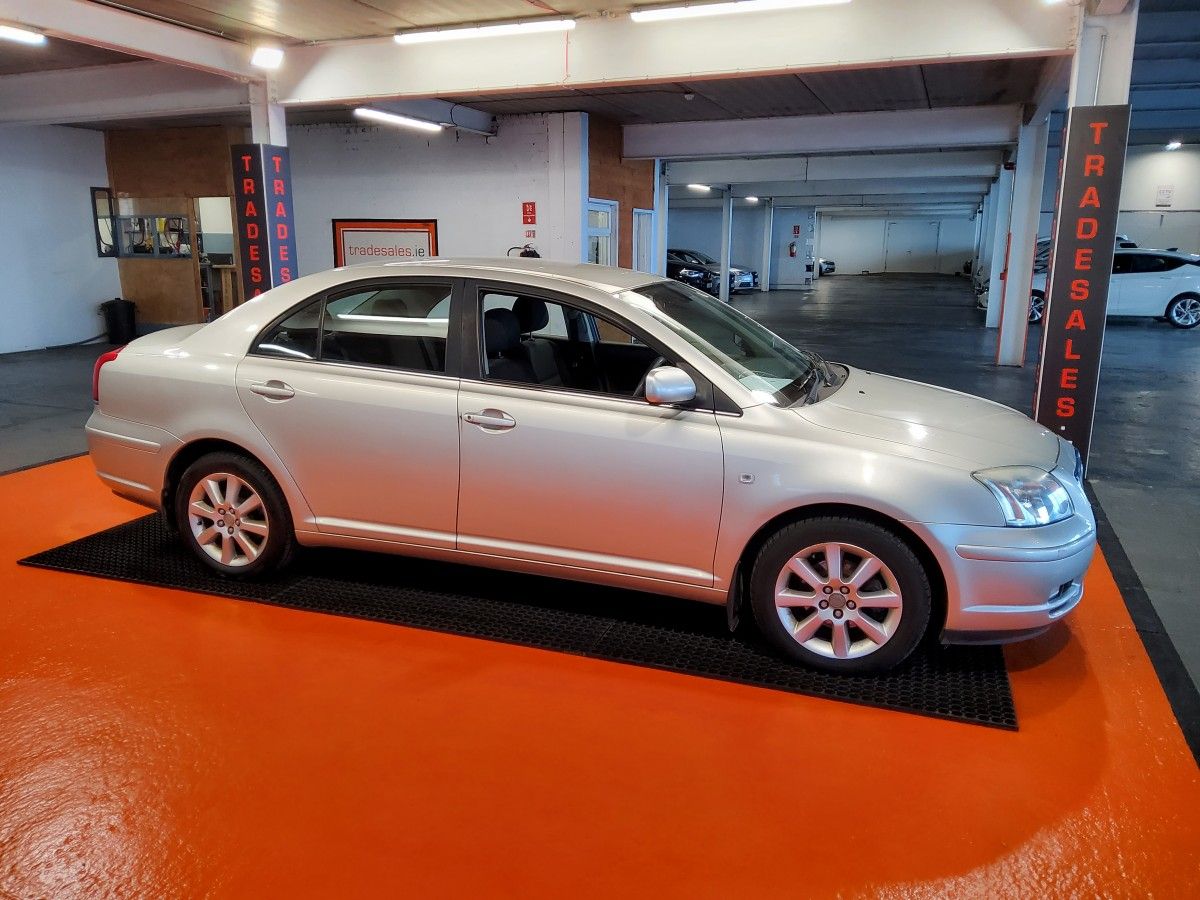 Toyota Avensis 1.8 VVT-i Luna