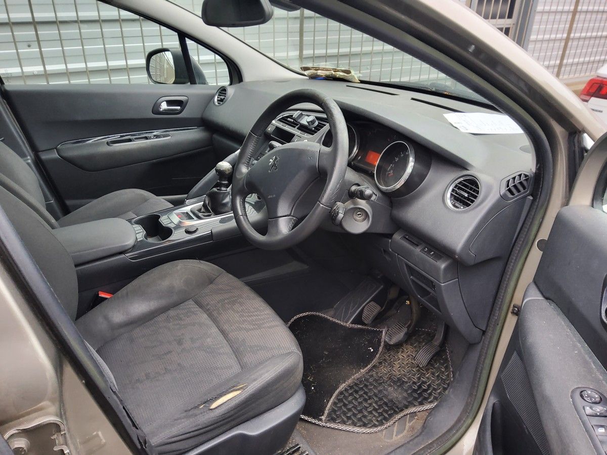 Peugeot 3008 1.6 HDI 115 bhp Active