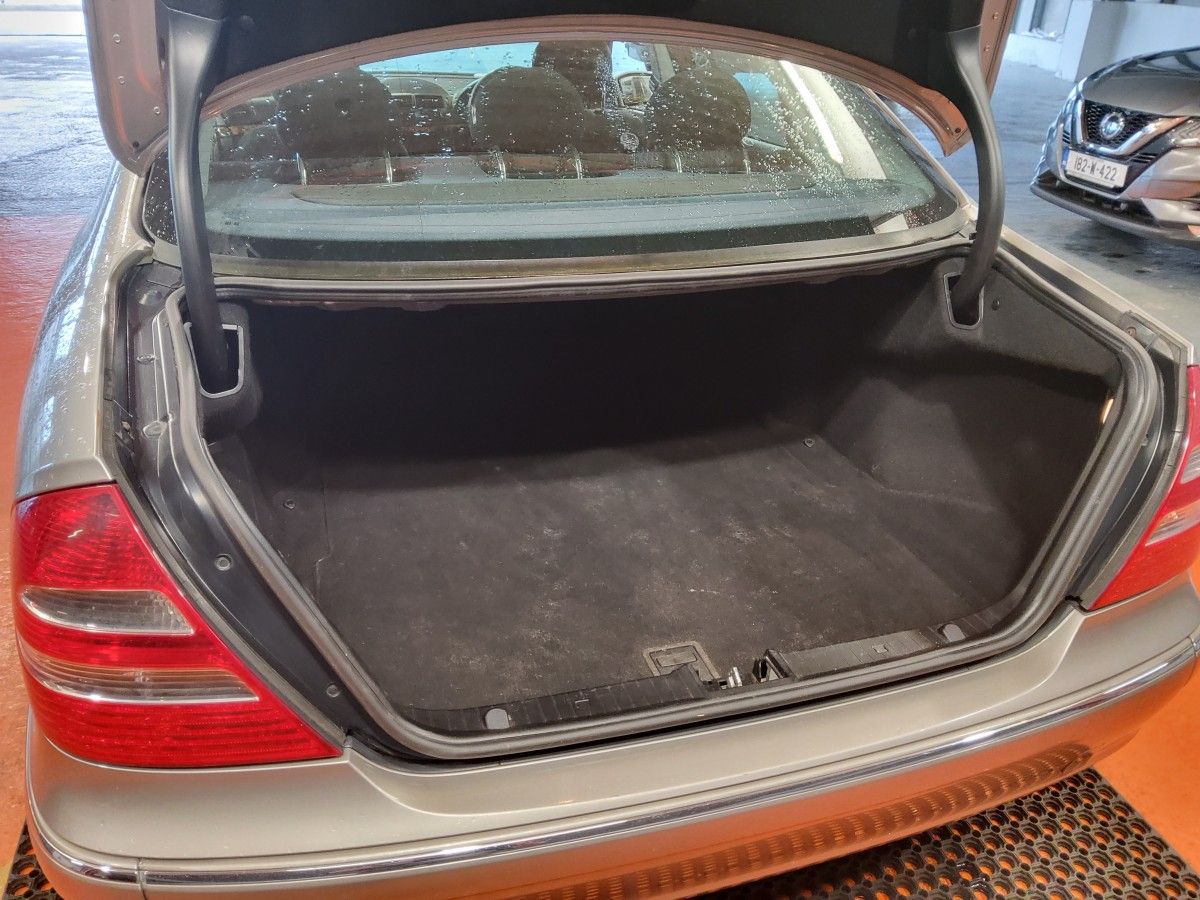 Mercedes-Benz E-Class 200 K Classic A/T