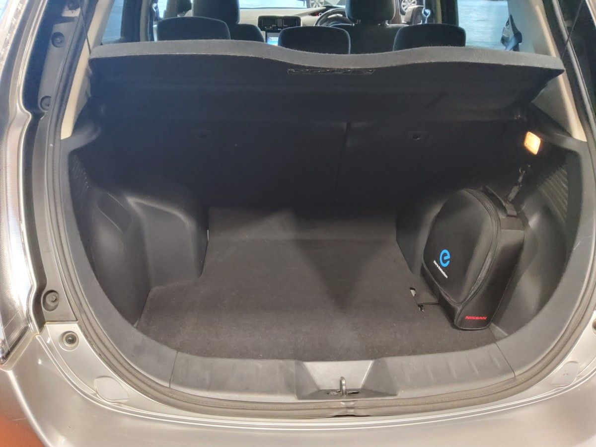 Nissan Leaf SV