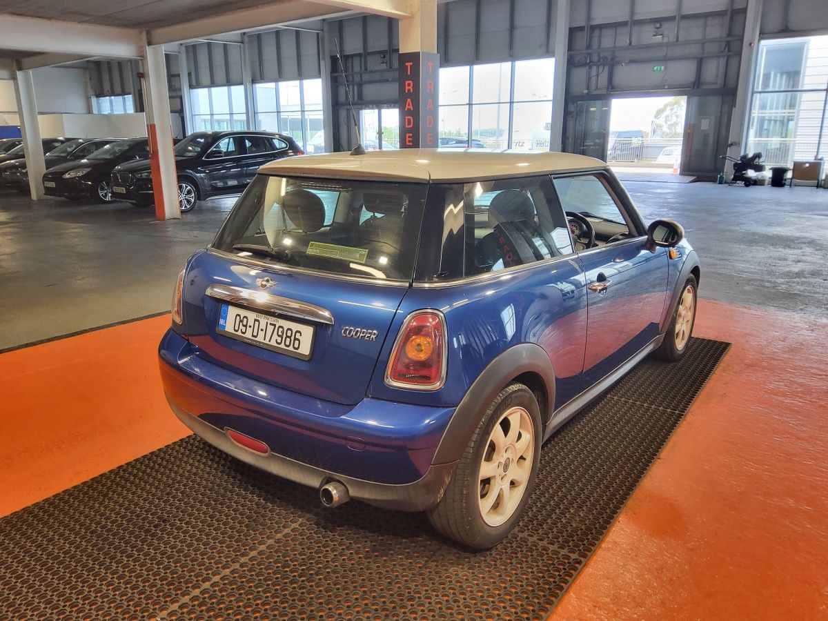 MINI Cooper 1.6 COOPER