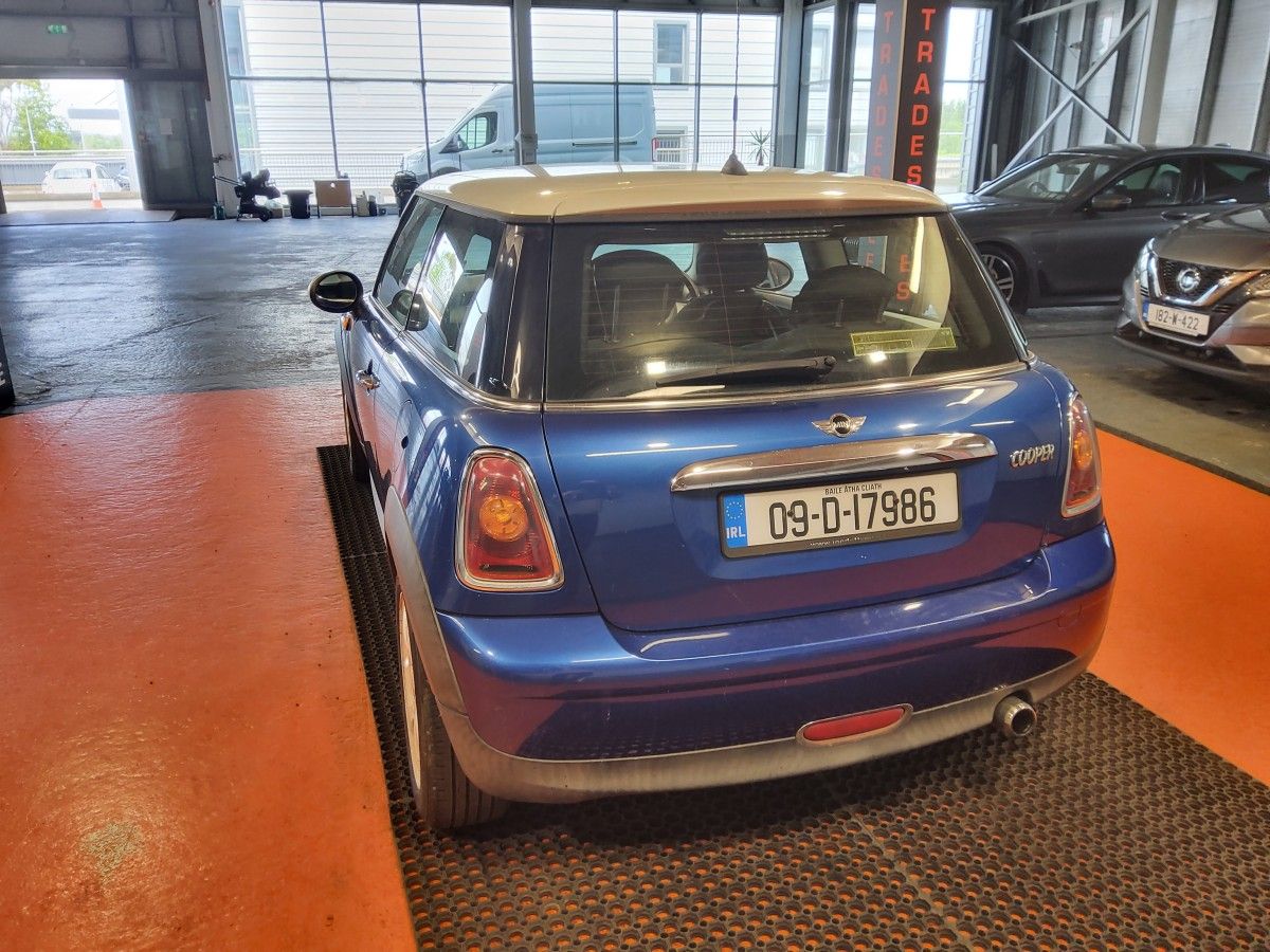 MINI Cooper 1.6 COOPER