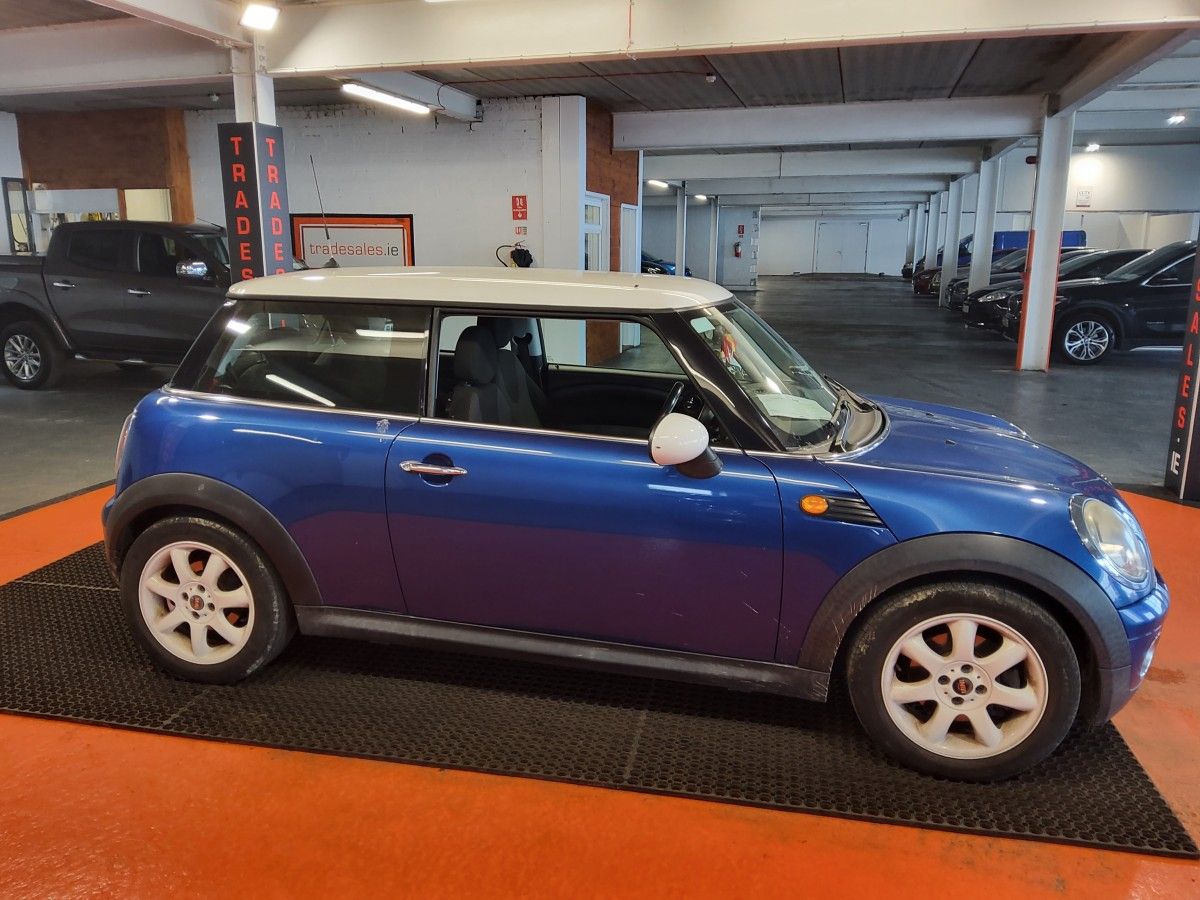 MINI Cooper 1.6 COOPER
