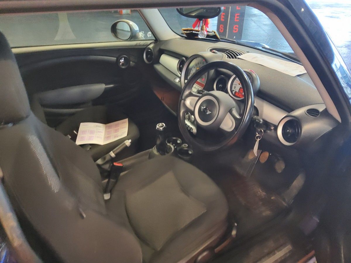 MINI Cooper 1.6 COOPER