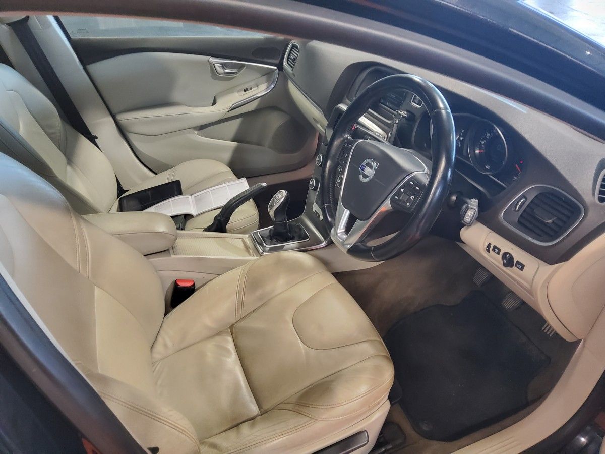 Volvo V40 1.6 D2 DRIVE S/S ES