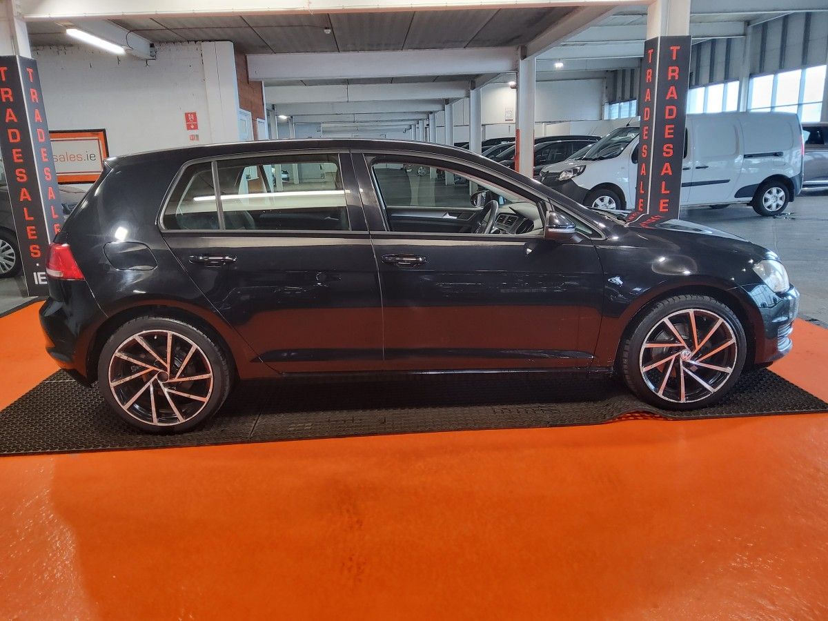 Volkswagen Golf 1.6 TDI 110HP BLUEMOTION