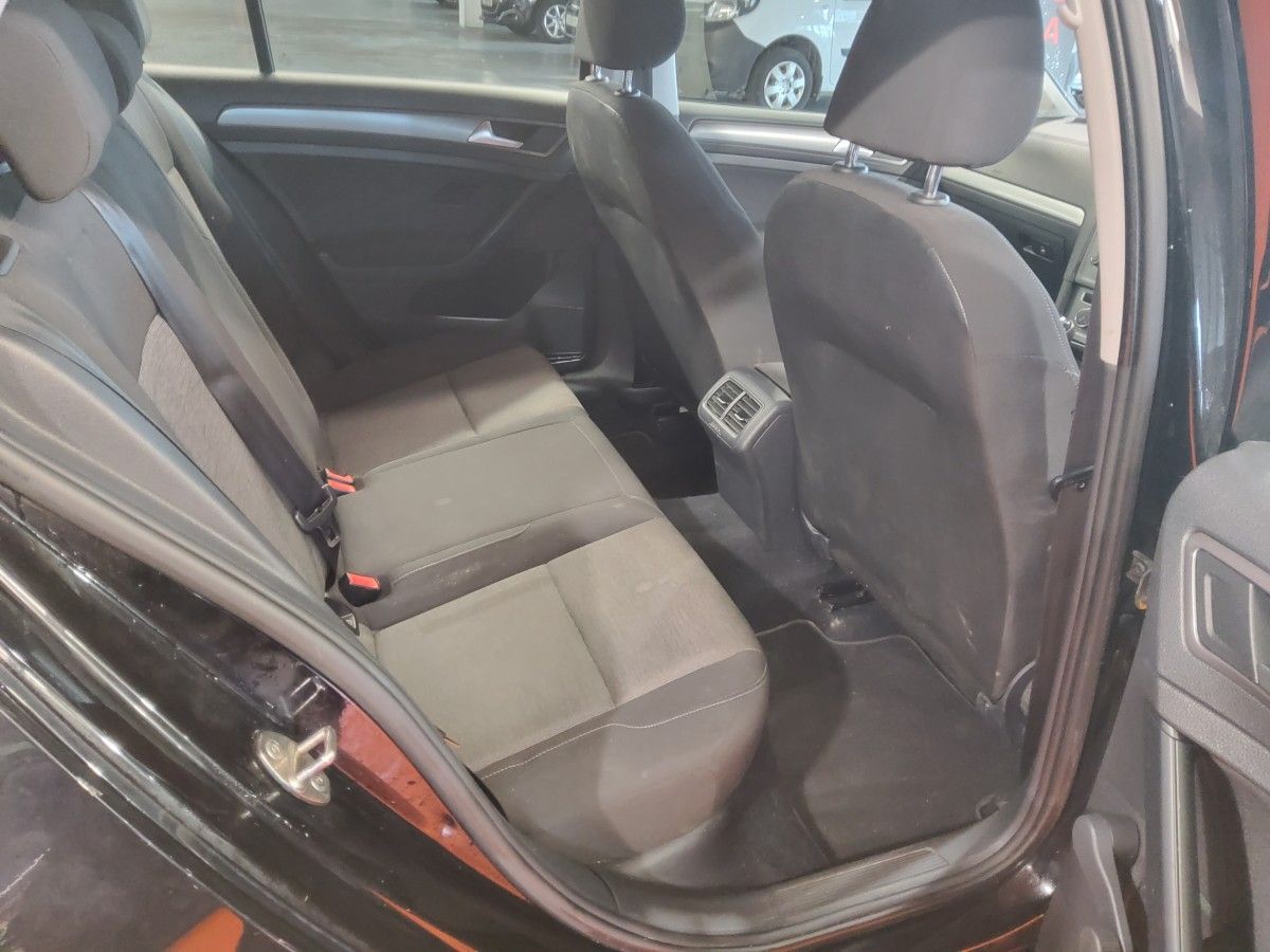 Volkswagen Golf 1.6 TDI 110HP BLUEMOTION