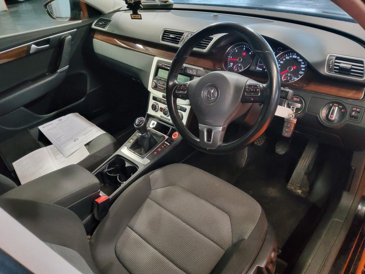 Volkswagen Passat 1.6 TDI COMFORTLINE