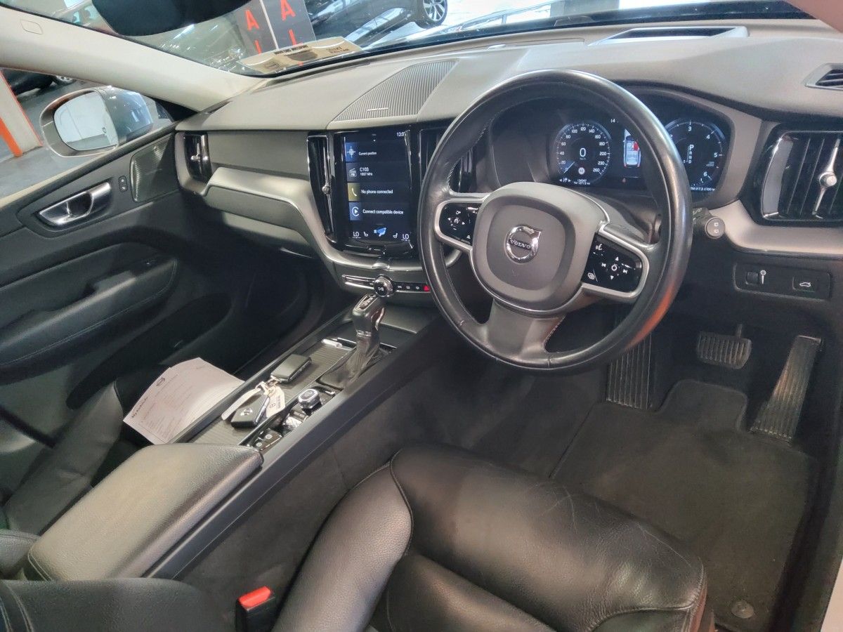 Volvo XC60 D4 (190hp) Momentum Pro Auto