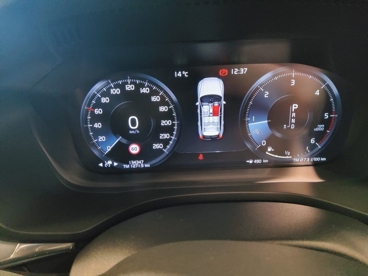 Volvo XC60 D4 (190hp) Momentum Pro Auto