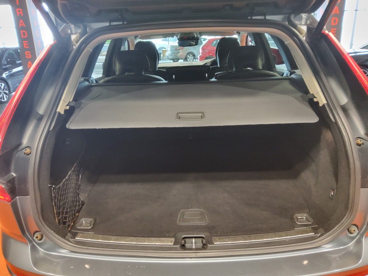 Volvo XC60 D4 (190hp) Momentum Pro Auto