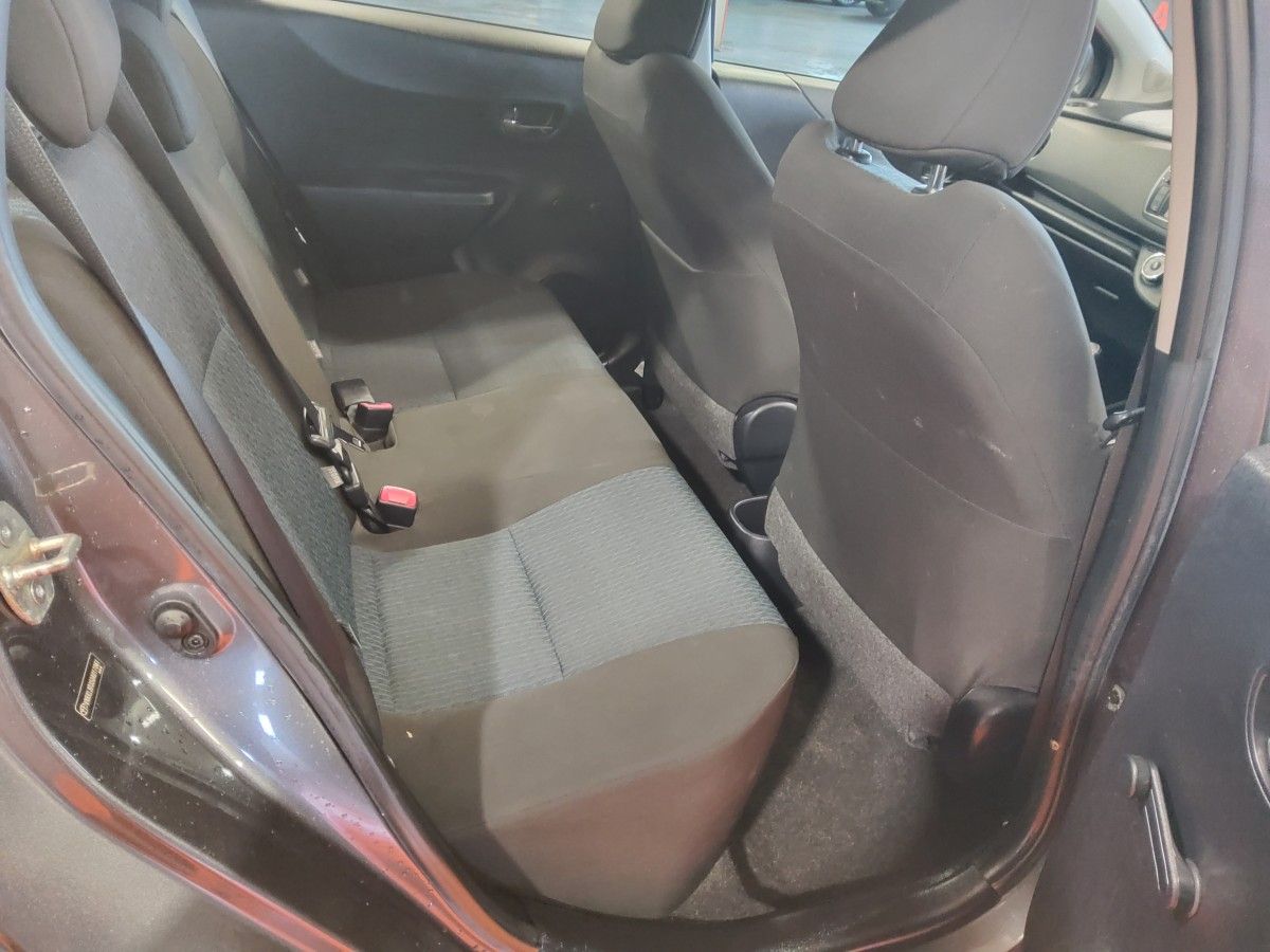 Toyota Yaris 1.0 VVT-i 3Dr Luna