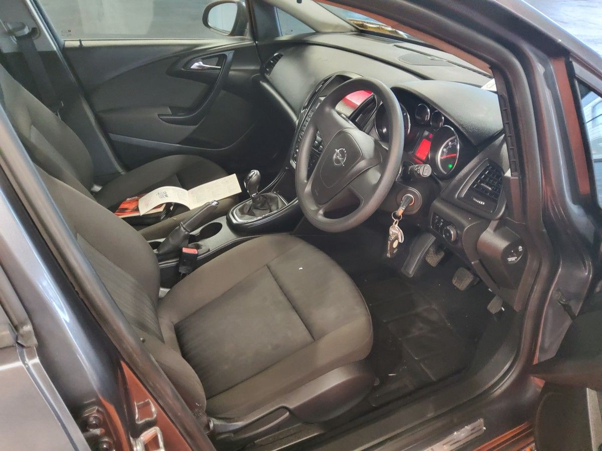 Opel Astra 1.4 16V 100PS S