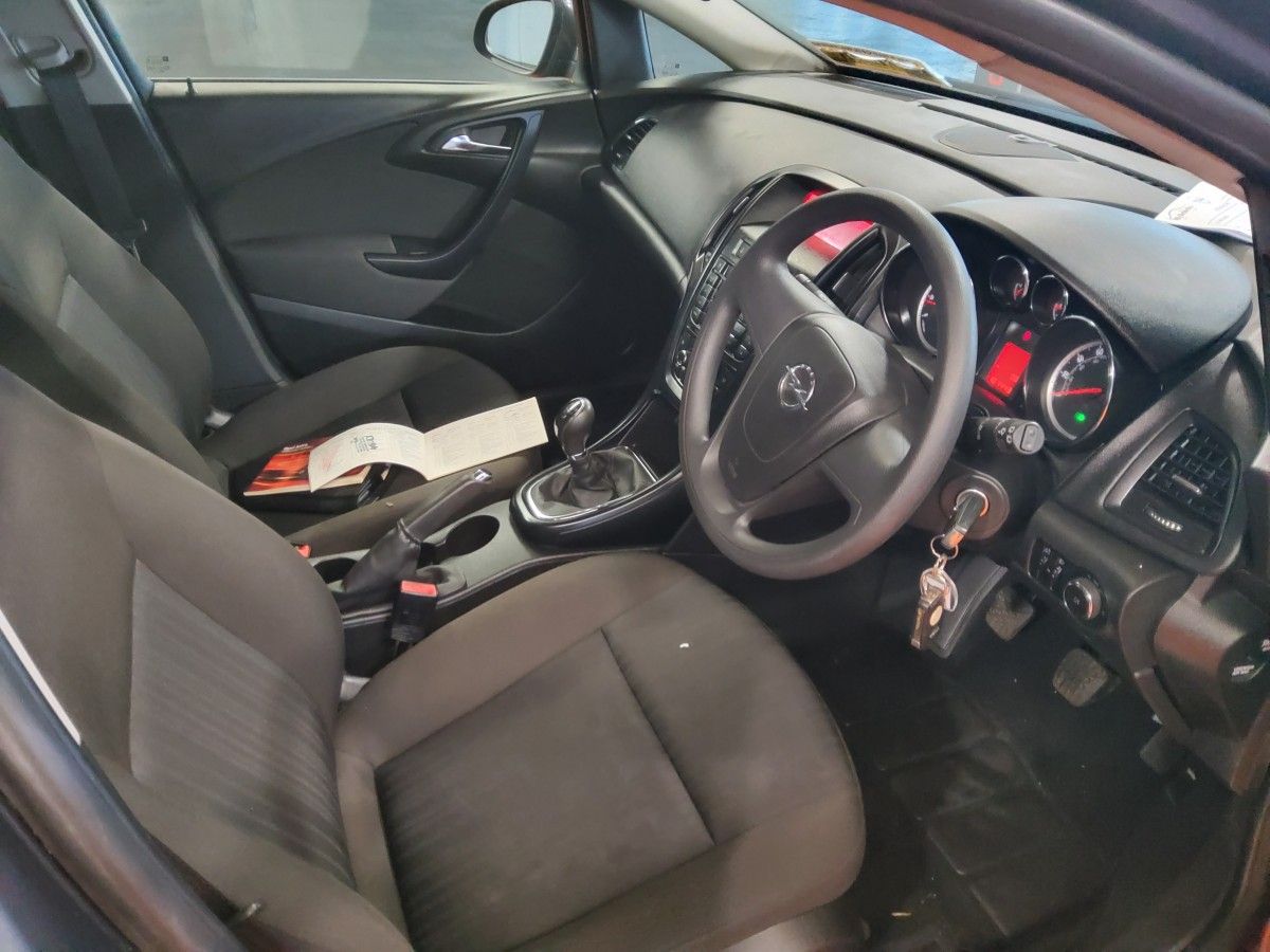 Opel Astra 1.4 16V 100PS S