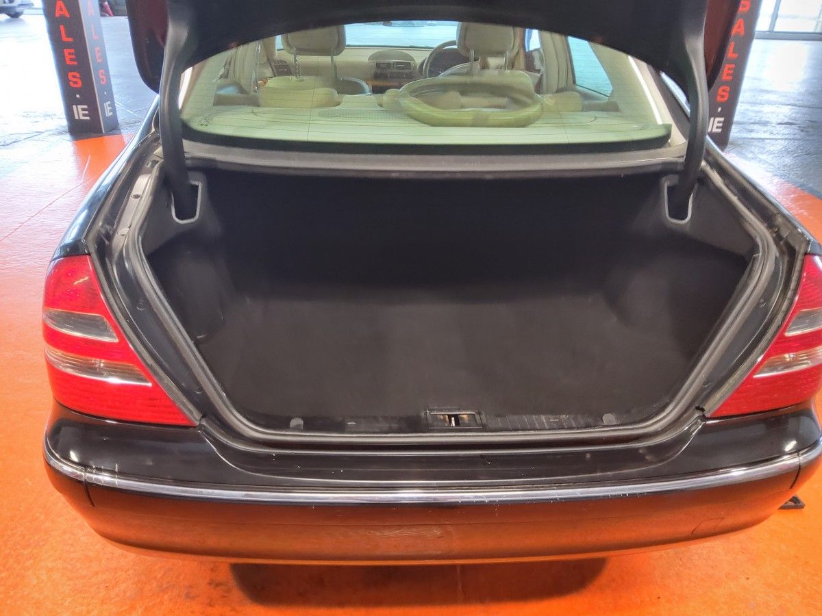 Mercedes-Benz E-Class 200 K Classic A/T