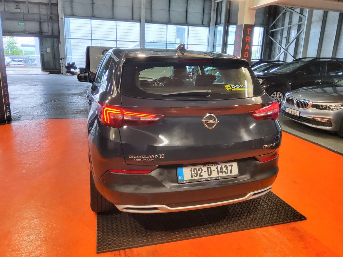 Opel GRANDLAND X SRi 1.5 Turbo D 130PS 6 Speed