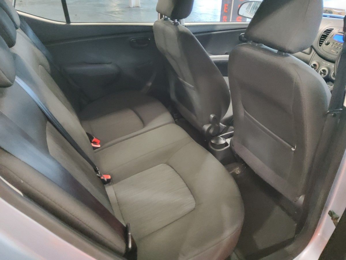 Hyundai i10 1.2 Deluxe Auto