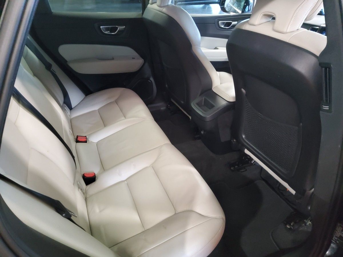 Volvo XC60 D3 (150hp) FWD Momentum Manual