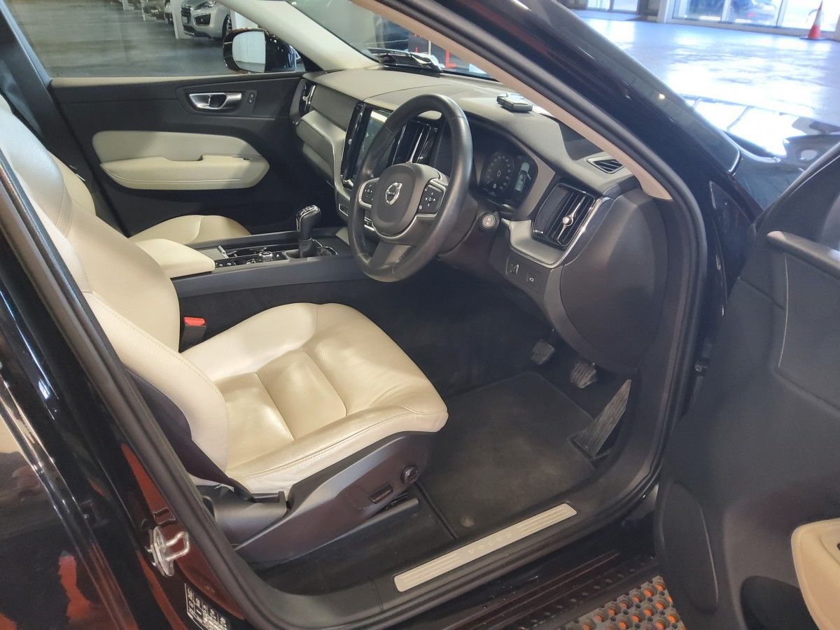 Volvo XC60 D3 (150hp) FWD Momentum Manual