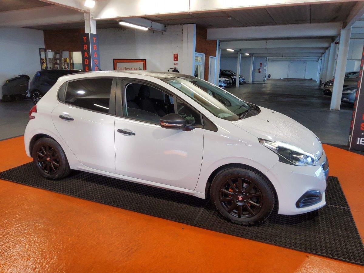 Peugeot 208 1.2 Puretech 82 bhp Access 5dr