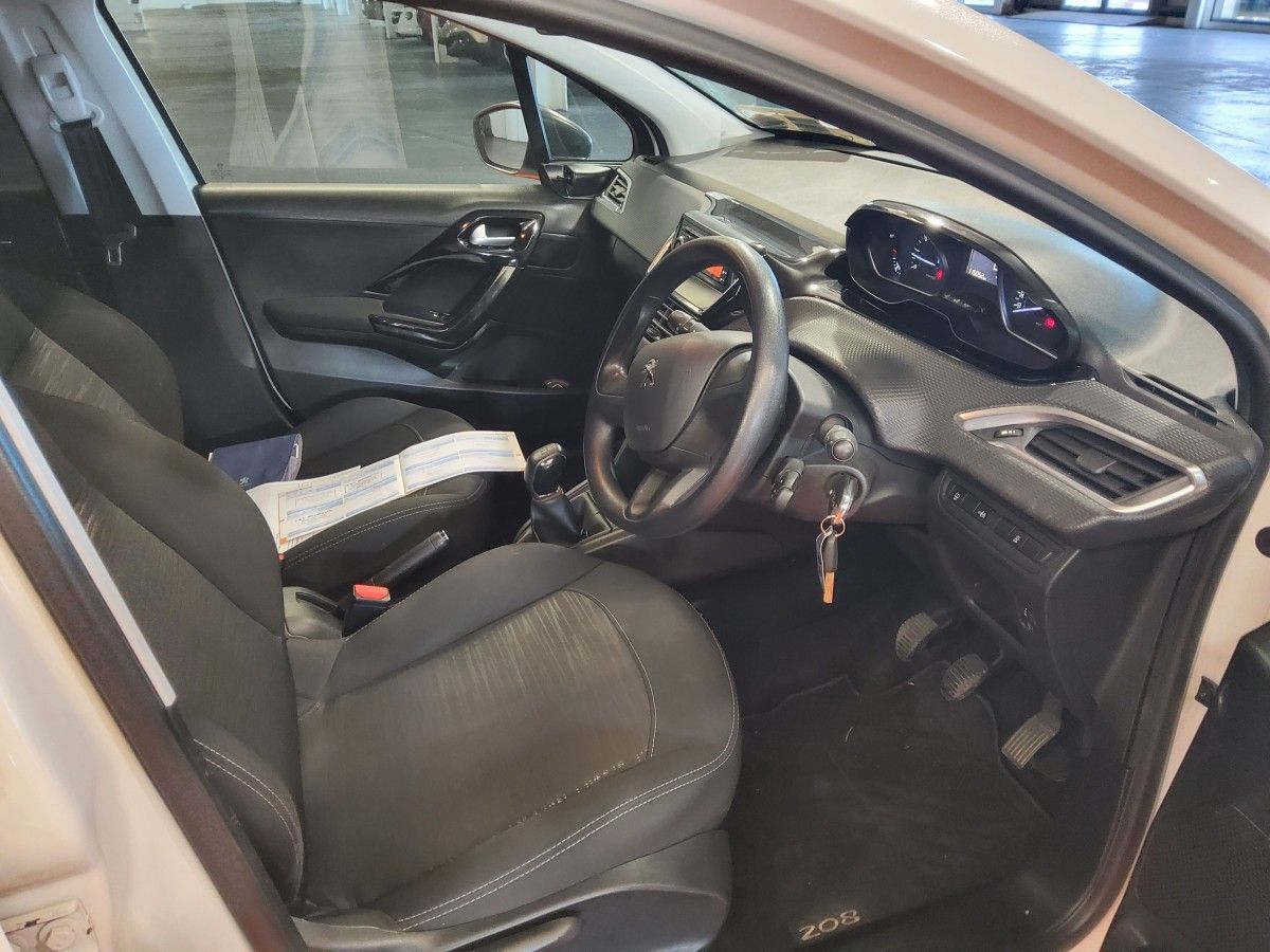 Peugeot 208 1.2 Puretech 82 bhp Access 5dr