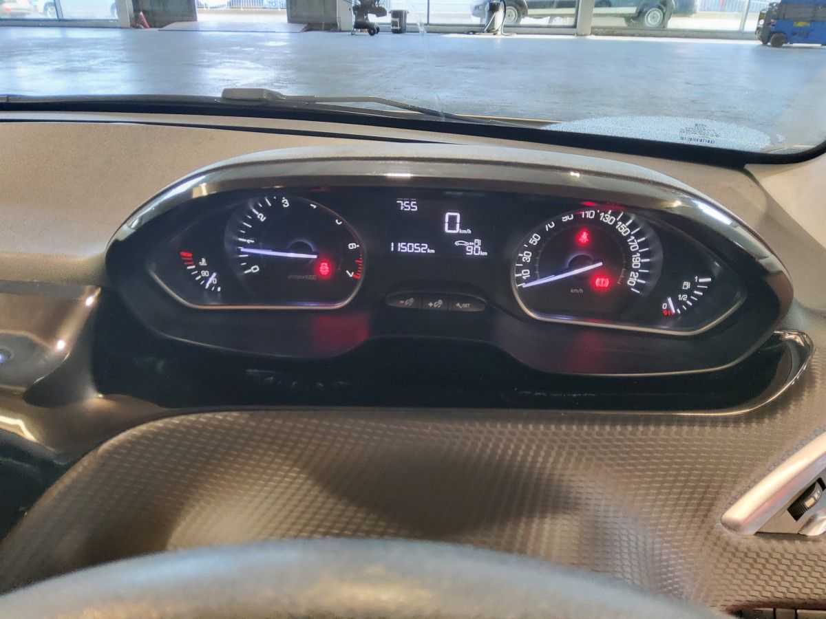 Peugeot 208 1.2 Puretech 82 bhp Access 5dr