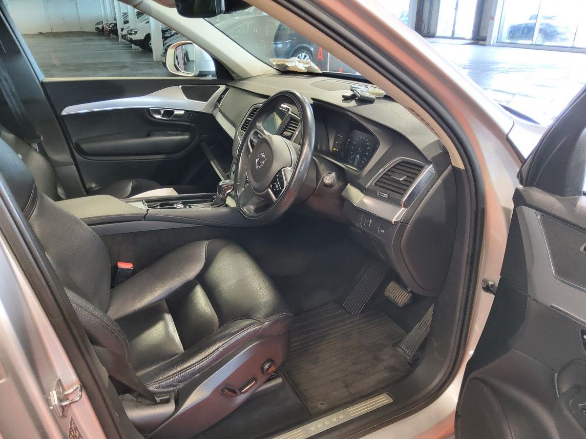 Volvo XC90 D4 (190hp) FWD Momentum Geartronic