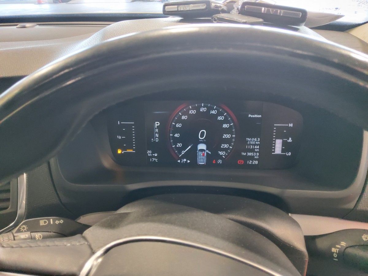 Volvo XC90 D4 (190hp) FWD Momentum Geartronic