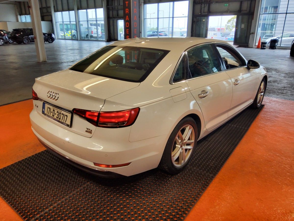 Audi A4 2.0TDI 150HP S tronic SE Ultra