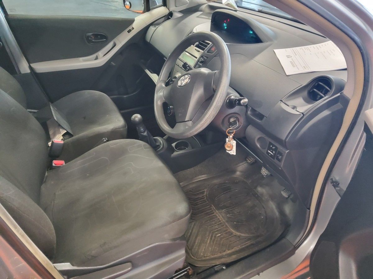 Toyota Yaris 1.0 VVT-i Terra
