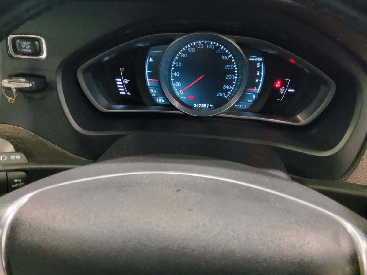 Volvo V40 1.6 D2 (115hp) SE Leather