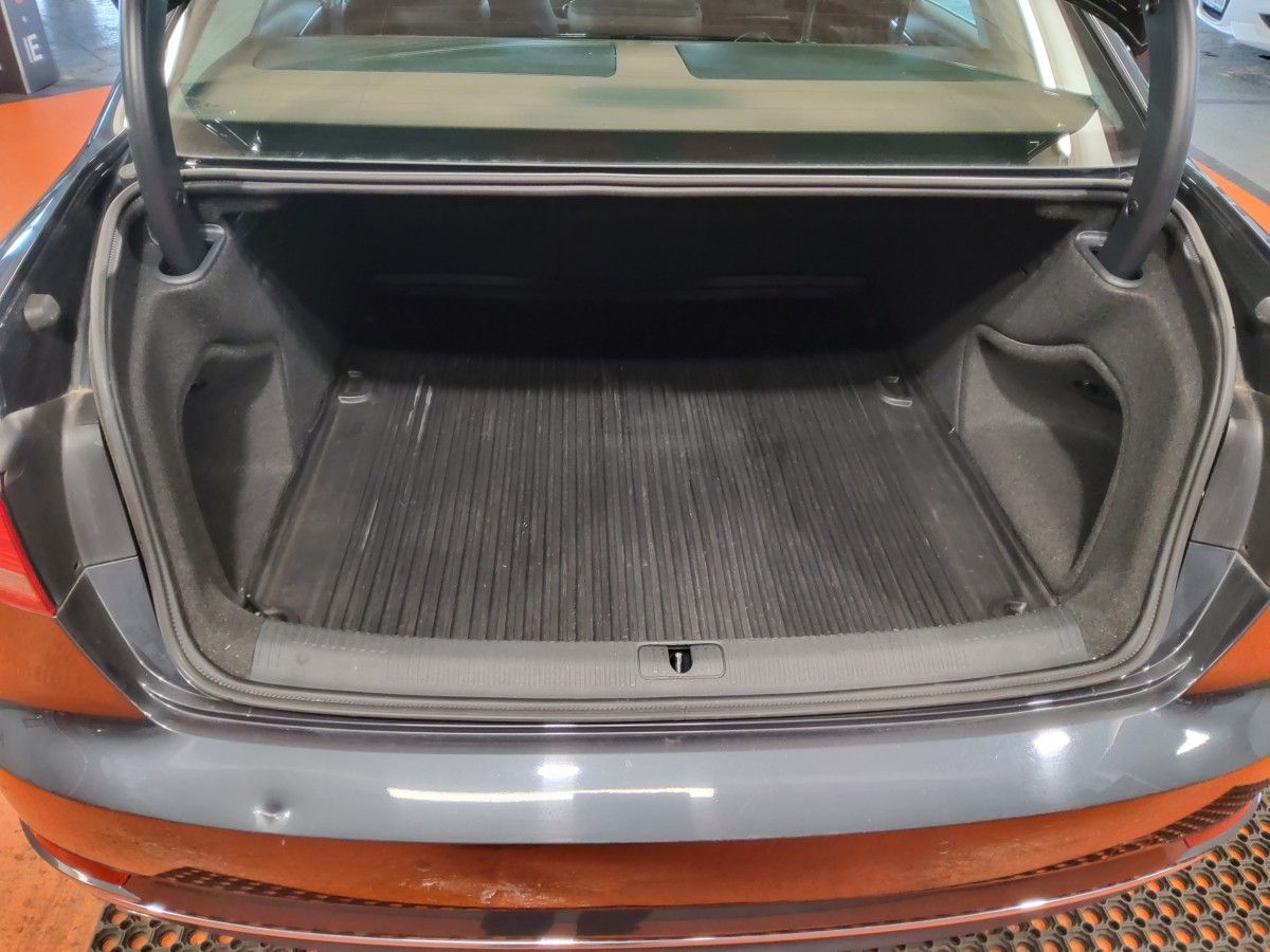 Audi A4 2.0TDI 150HP SE Ultra