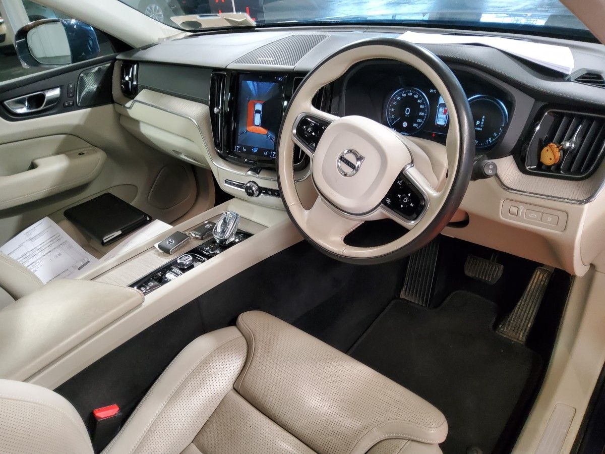 Volvo XC60 T8 (390hp) PHEV Inscription Auto AWD