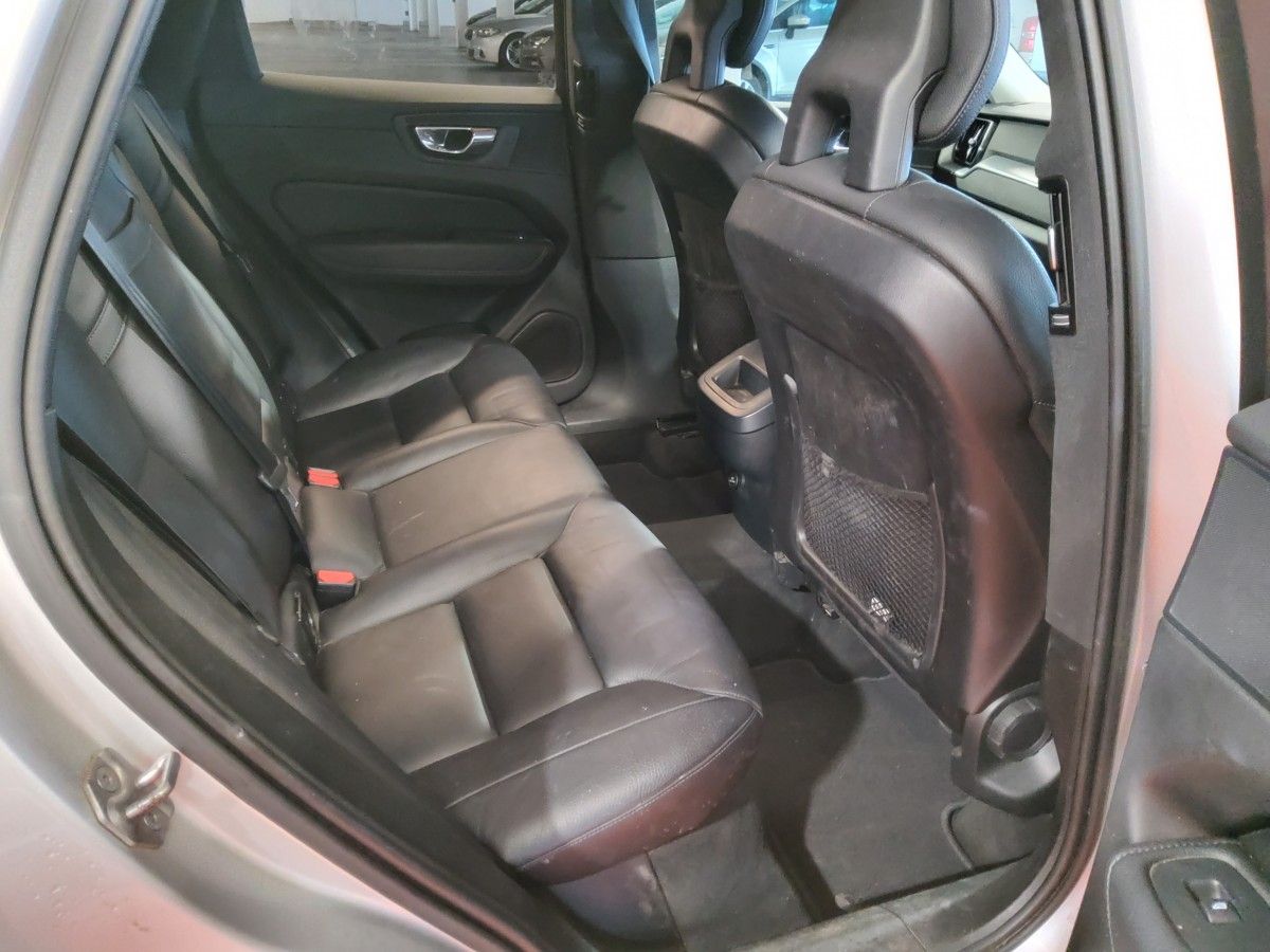 Volvo XC60 D4 (190hp) AWD Momentum Automatic