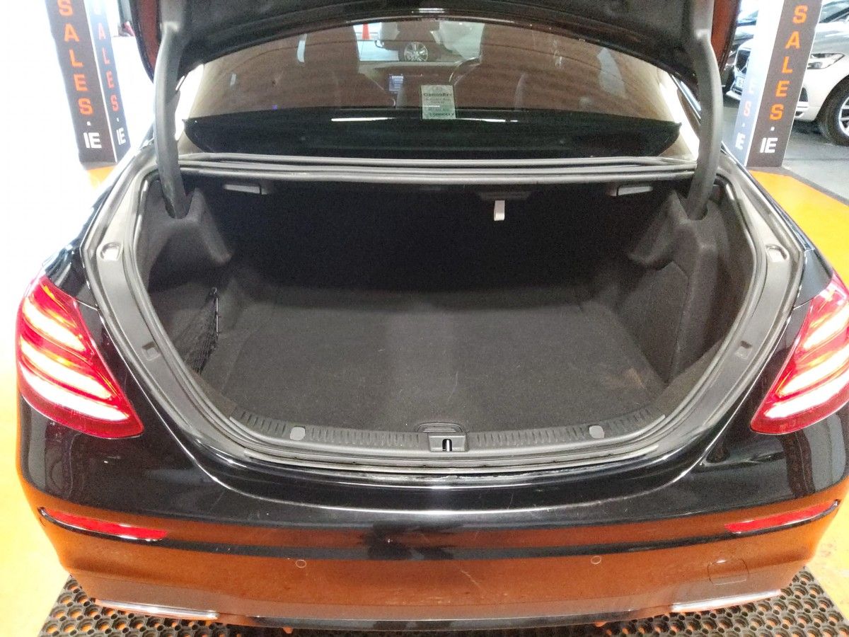 Mercedes-Benz E-Class E 220 d A/T Avantgarde