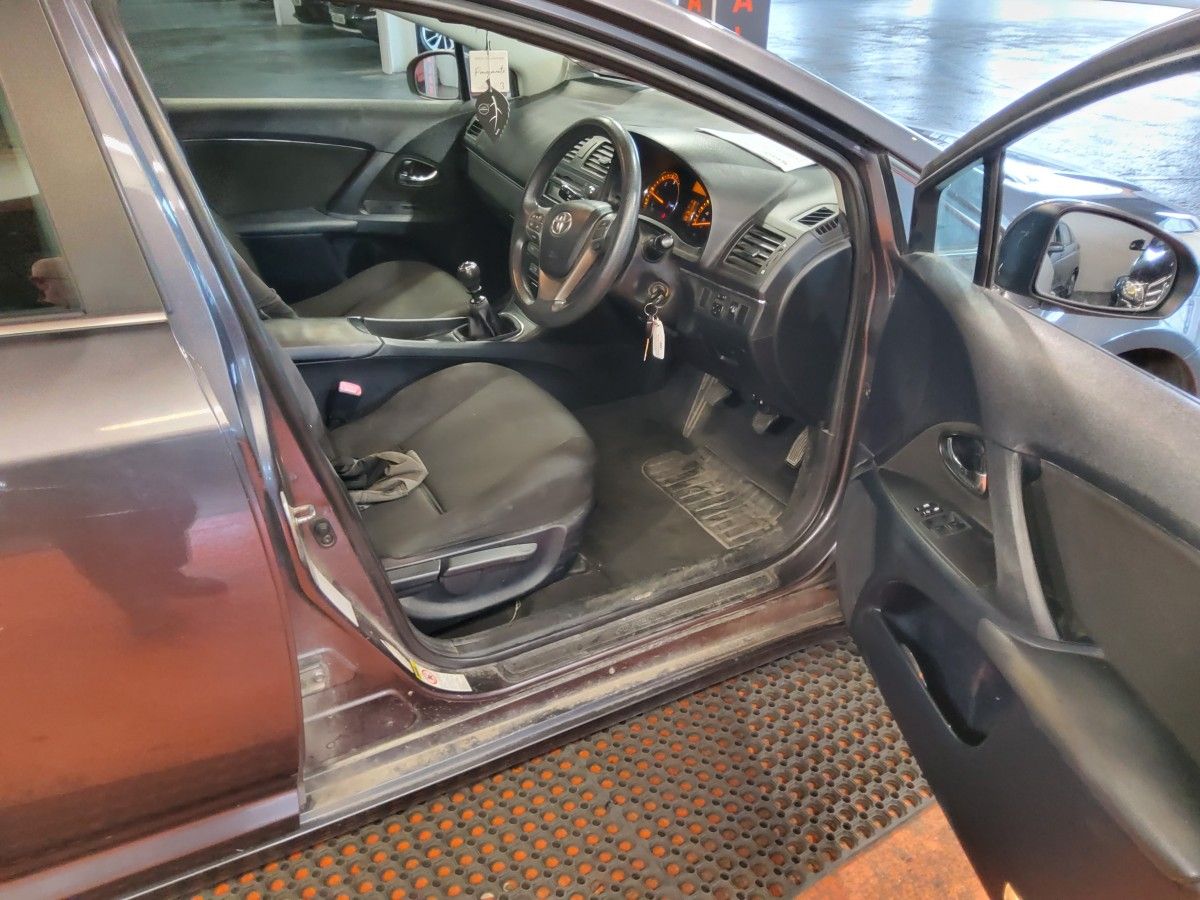 Toyota Avensis 2.0 D-4D DPF 125 BHP Aura