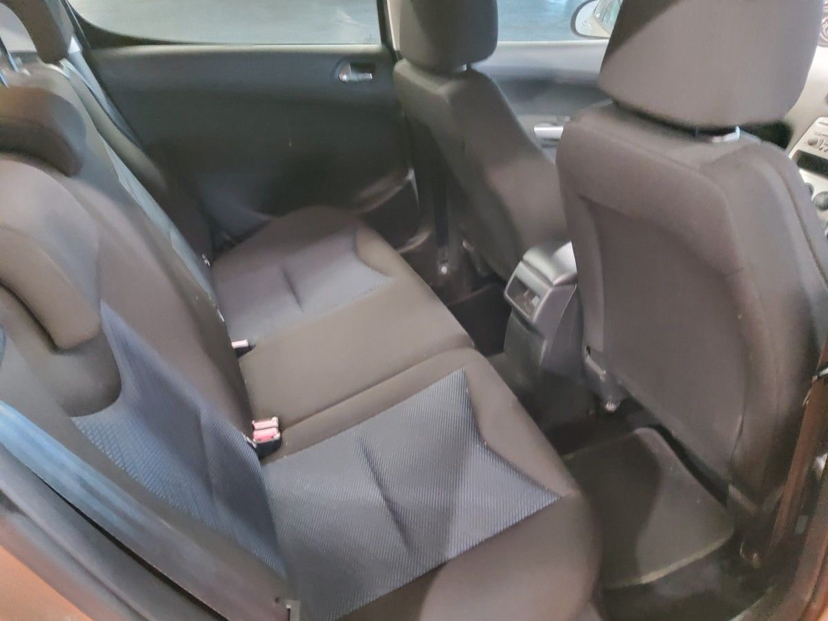 Peugeot 308 1.6 HDI 92BHP 5 dr ENVY