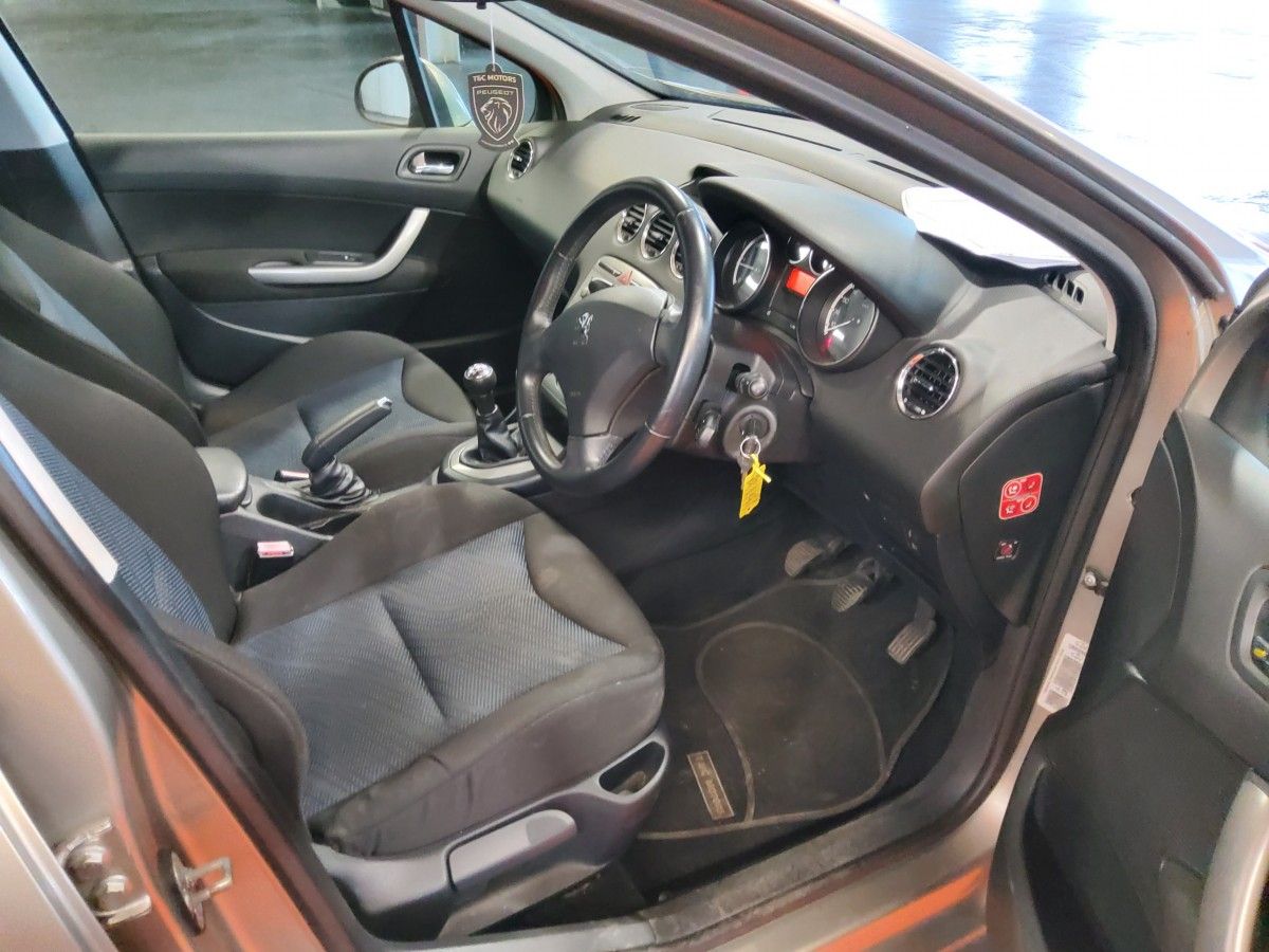 Peugeot 308 1.6 HDI 92BHP 5 dr ENVY