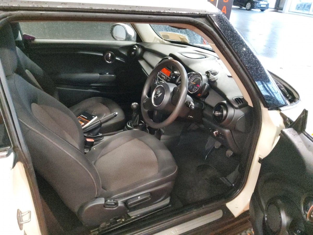 MINI Cooper Cooper D