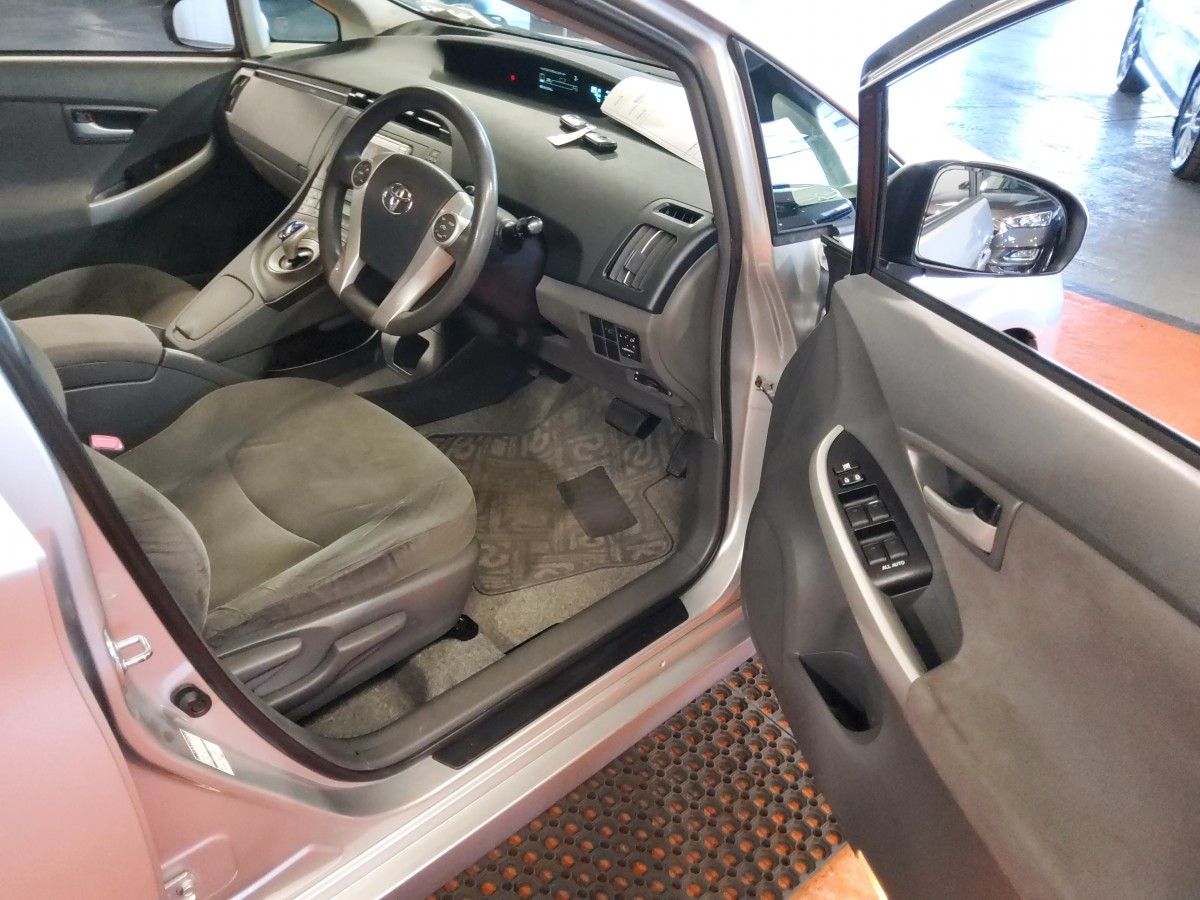 Toyota Prius 1.8 Hybrid Base