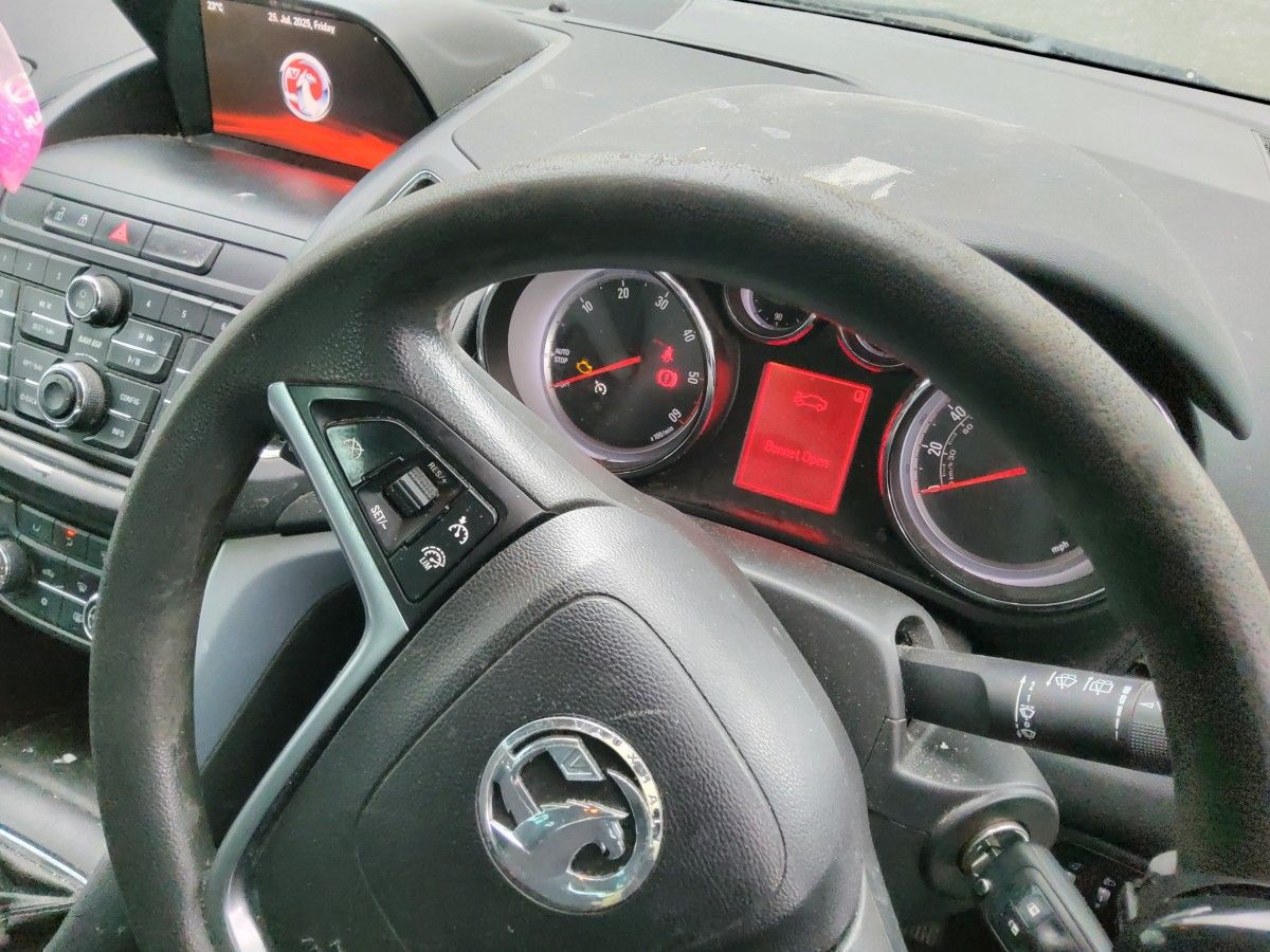 Volkswagen Golf 1.6 TDI 105BHP EDITION-R