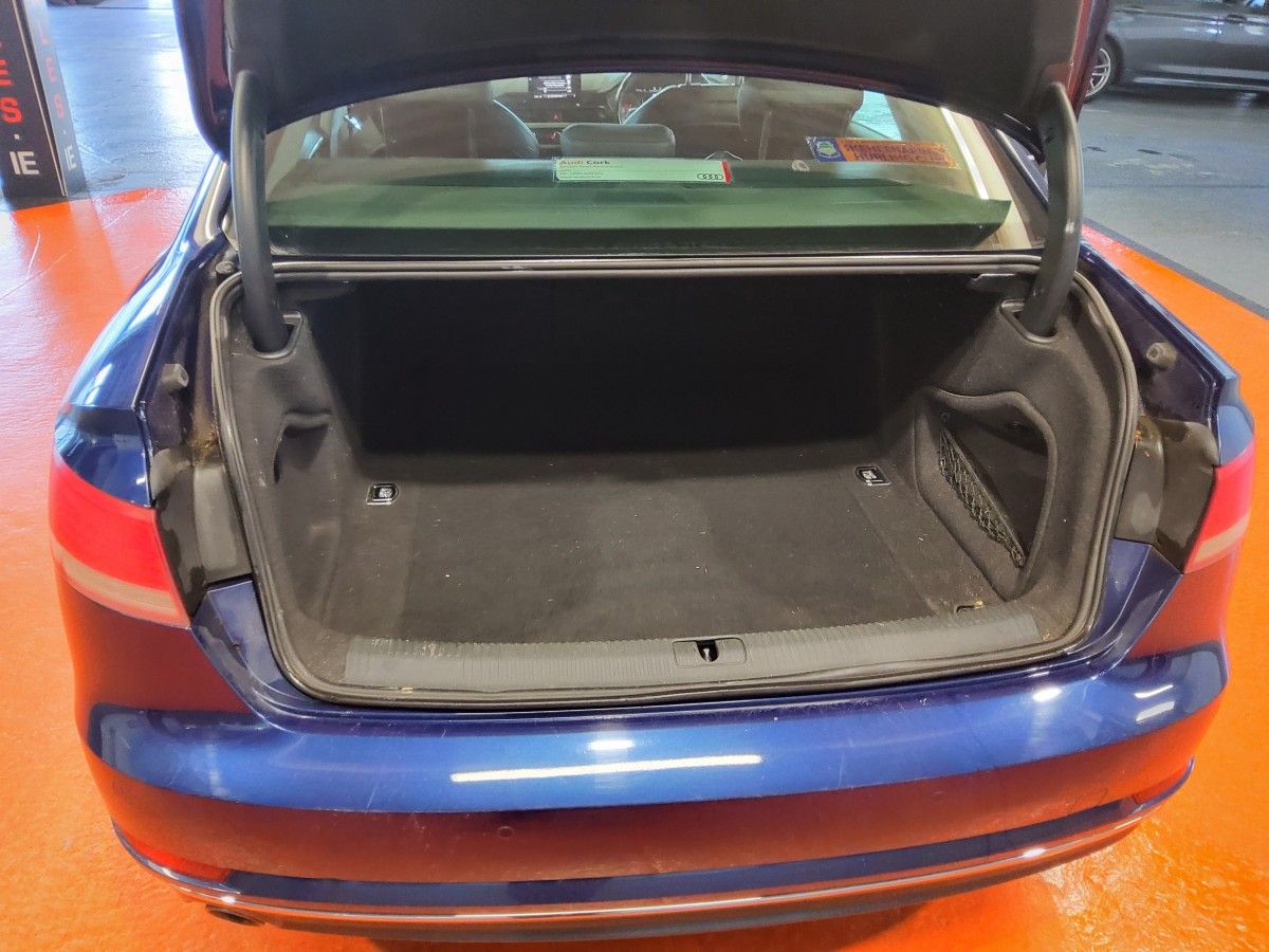 Audi A4 2.0TDI 150HP SE Ultra 18