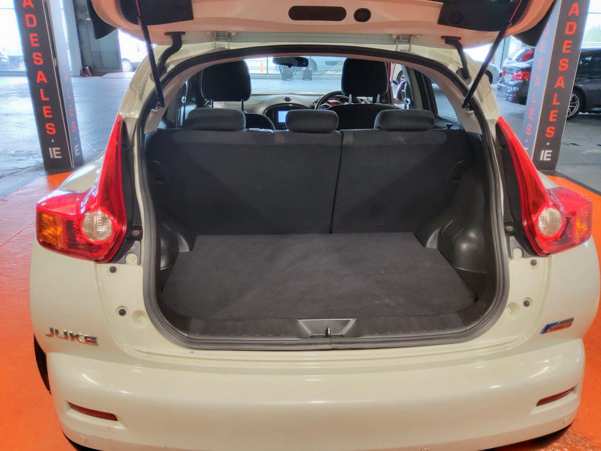 Nissan Juke 1.6 litre petrol SV CVT
